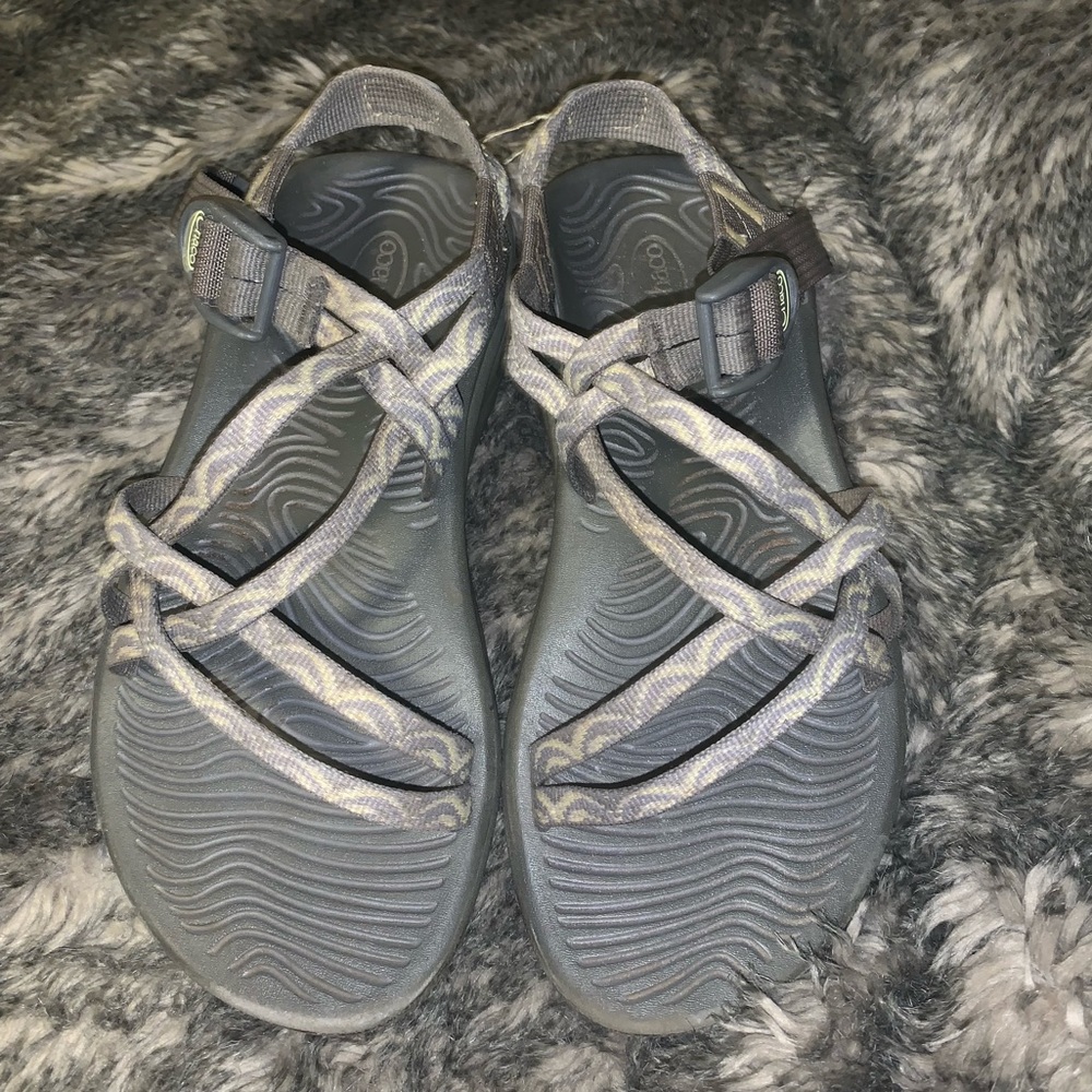 Women’s grey/light yellow Chacos